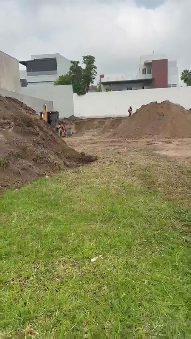 Terreno preparado para desplante de cimentación
